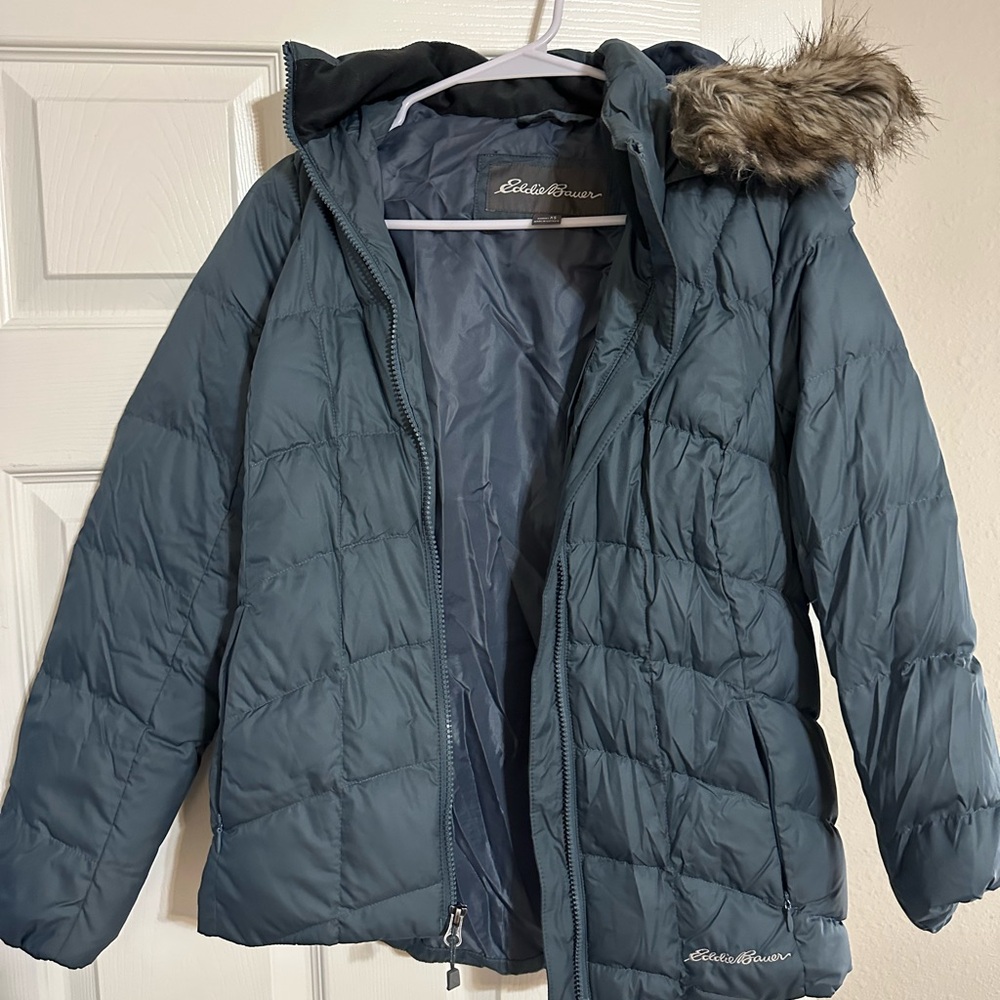 Eddie Bower puffer with fur lines good